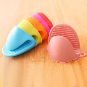 custom-silicone-pot-holder-heat-resistant-kitchen-grip