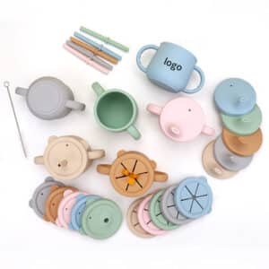 custom-silicone-smoothie-cup-reusable-with-lids-and-straws